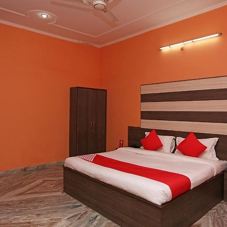 Oyo Hotel Krishna Greens Mathura Exterior foto