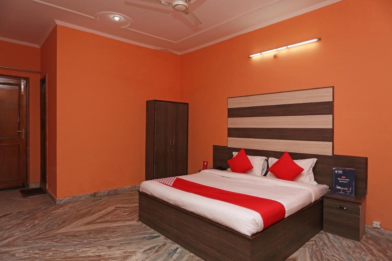 Oyo Hotel Krishna Greens Mathura Exterior foto